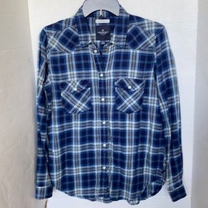 Women American Eagle Boyfriend Cut Snap-Close Flannel Long-Sleeve Shirt
